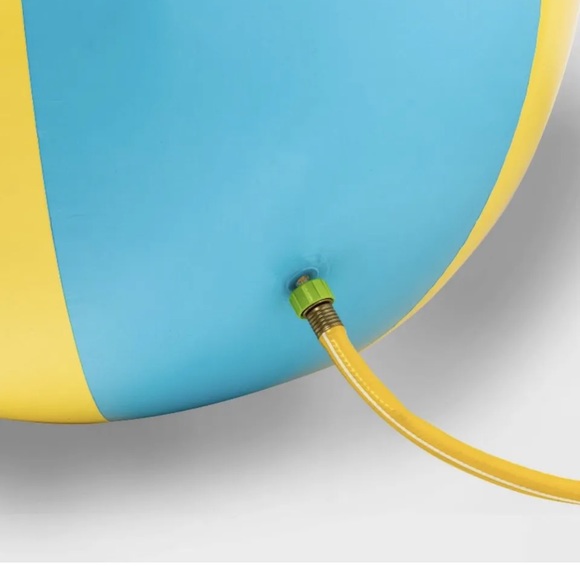 Jumbo Beach Ball Sprinkler - Picture 2 of 3